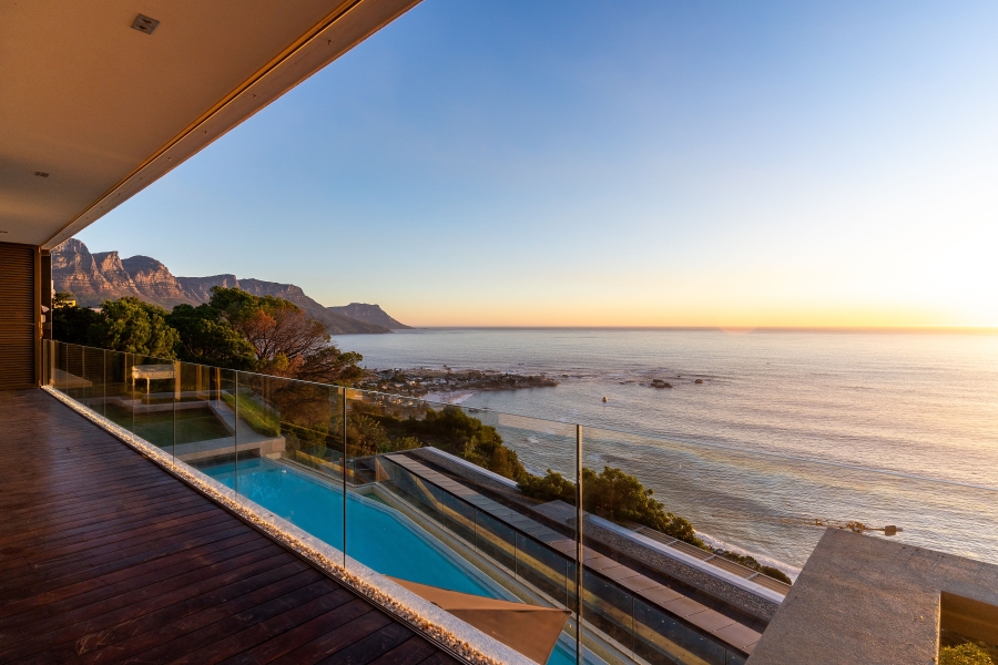 To Let 6 Bedroom Property for Rent in Clifton Western Cape
